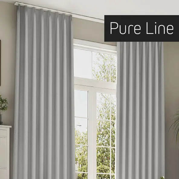 Vorhänge vor einem Fenster, schlichtes Design, Raumdekoration