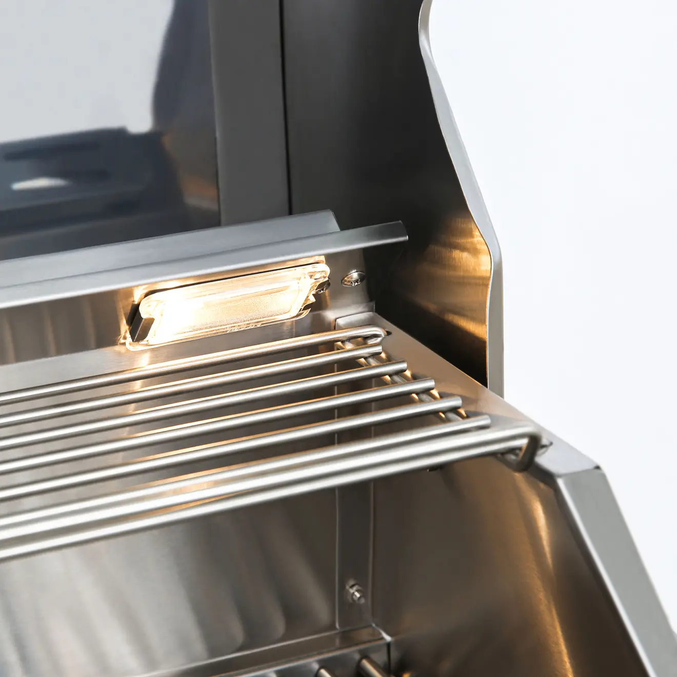 Detailbild des Einbau-Gasgrill MBG-600S/EB geöffnet