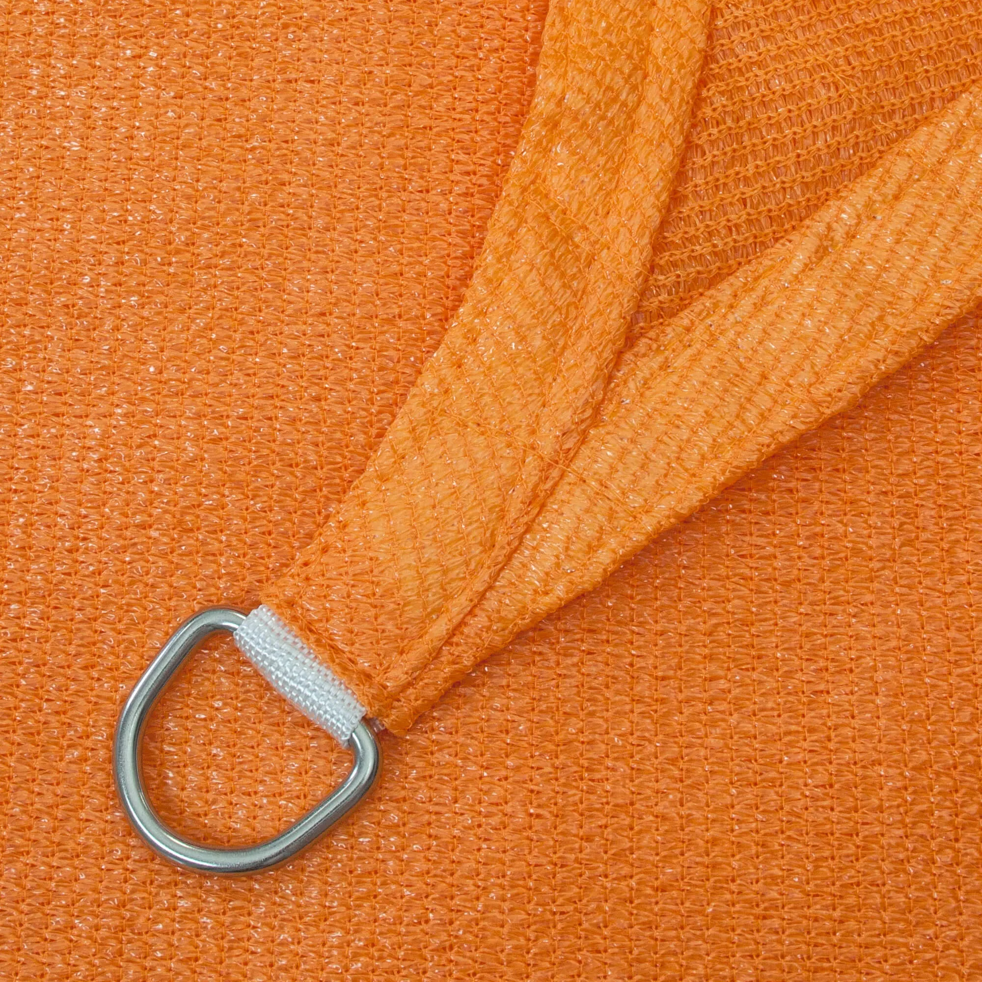 Tenda da sole con anello metallico per fissaggio in materiale traspirante