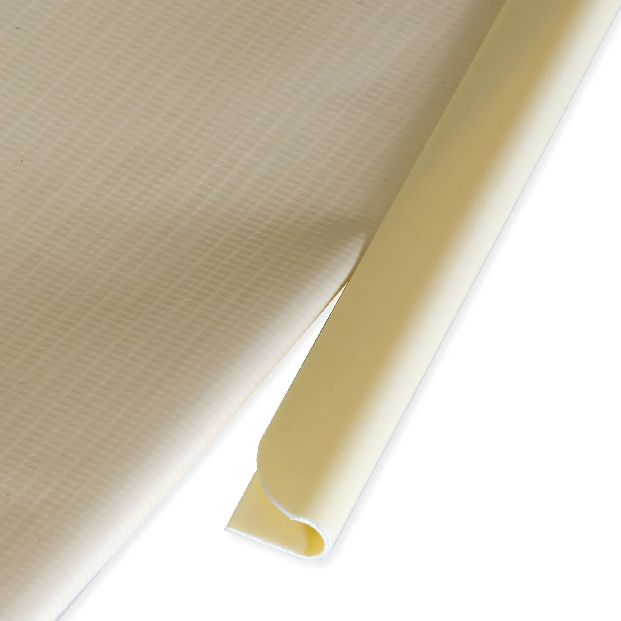 Rullo con strisce di protezione in PVC e clip di fissaggio per montaggio su recinzione