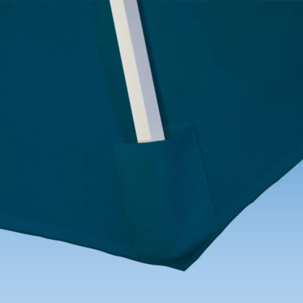 Copertura per ombrello a braccio con palo in supporto, vista dettagliata