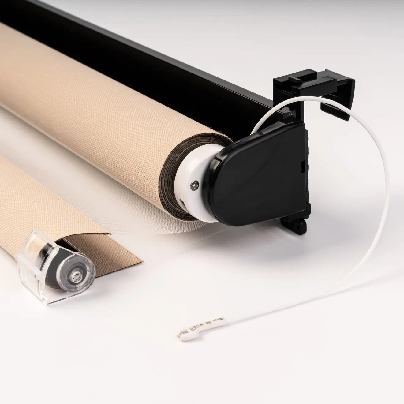 Elektrisches Smart Doppelrollo mit Mechanismus und Kabel, Detailansicht