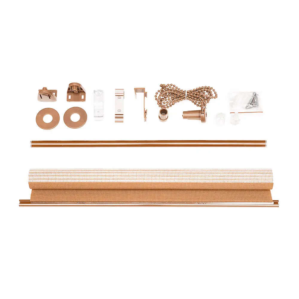 Lieferumfang vom Rollo in Braun: Rollowelle mit Stoff, Kettenzug, Trägerhalter, Befestigungsteile und Montagezubehör