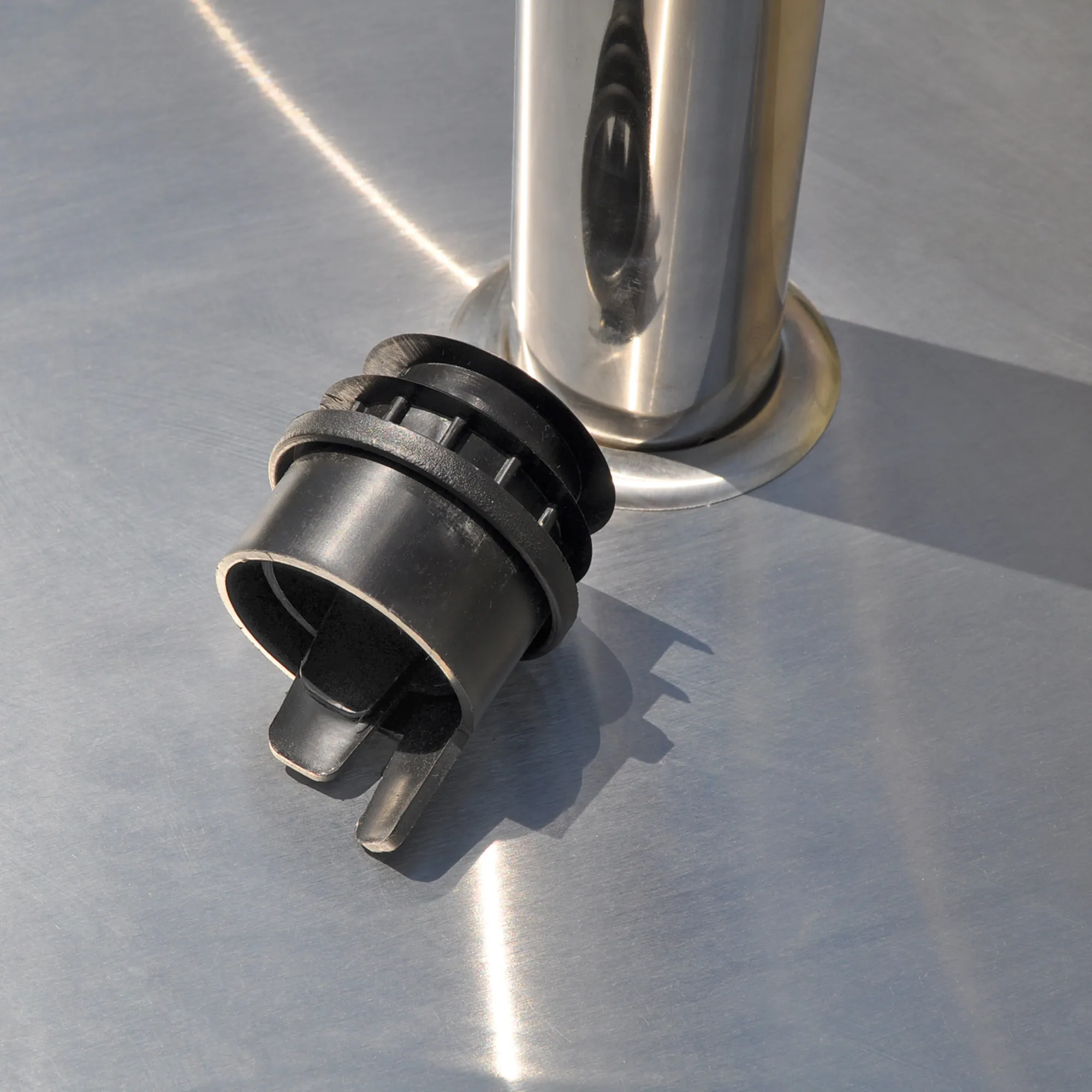 Supporto per ombrellone in acciaio inox con inserto rimovibile