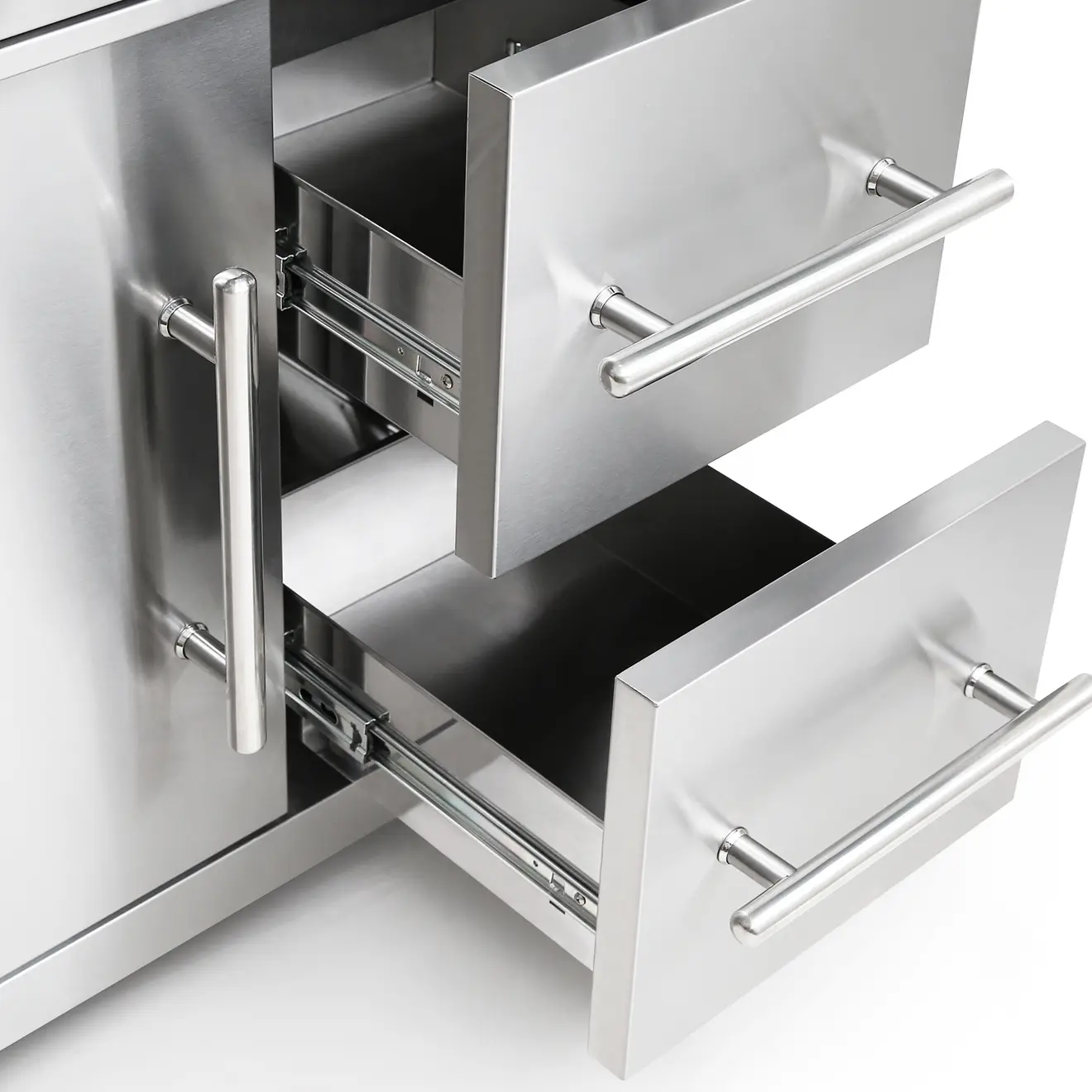 geöffnete Schubläden von dem Gasgrill MBG-400S