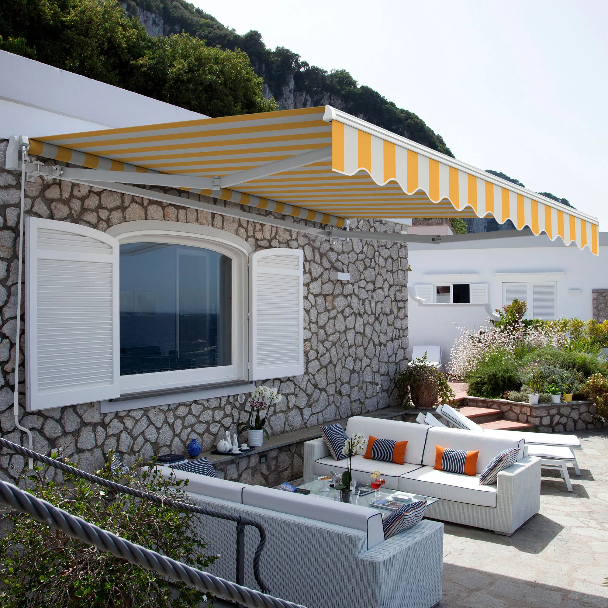 Markiza z ramionami przegubowymi Basic 2000 | 2,5 x 1,5 m / stelaż: biały / tkanina: dwukolorowa, żółto-biały