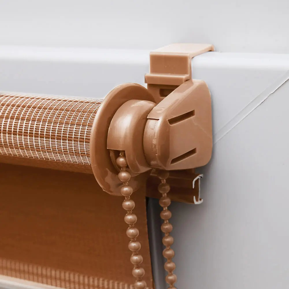 Rollo‑Seitenhalter mit Kettenzug in Braun