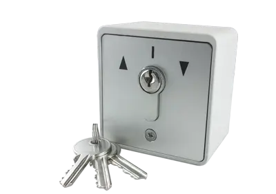 Schlüsselschalter mit drei Schlüsseln, Aufputzmontage, quadratische Form, Pfeilsymbole