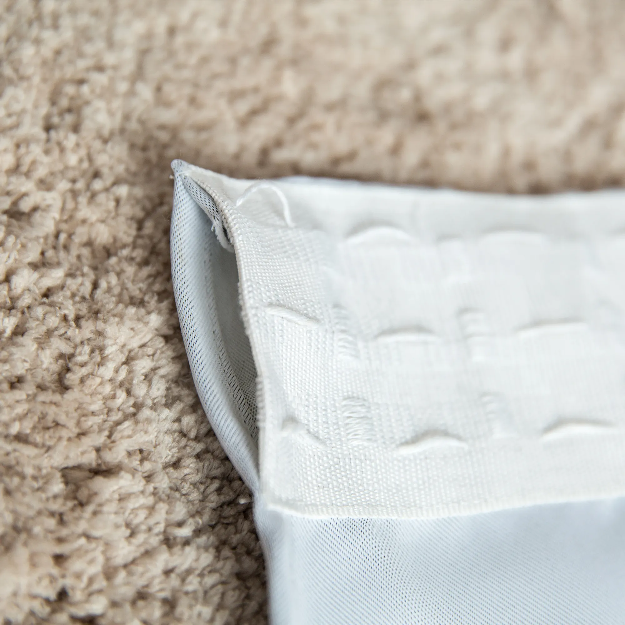 slider_image_0198f6755a067365bba0198989bcee91