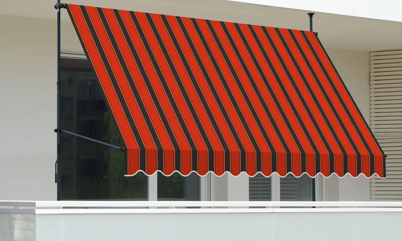Klemm- und Balkonmarkise JAM 2000, montiert an einem Balkon, bietet Sonnenschutz
