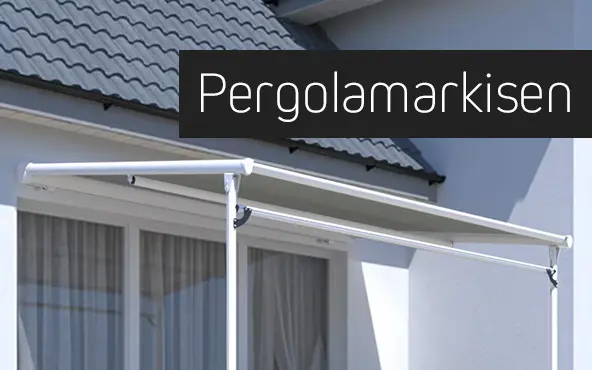 Pergola mit Markise an einem Haus angebracht, bietet Schatten und Schutz im Außenbereich