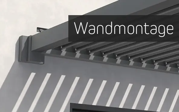 Wandmontierte Pergola mit Lamellenstruktur für Schatten und Schutz