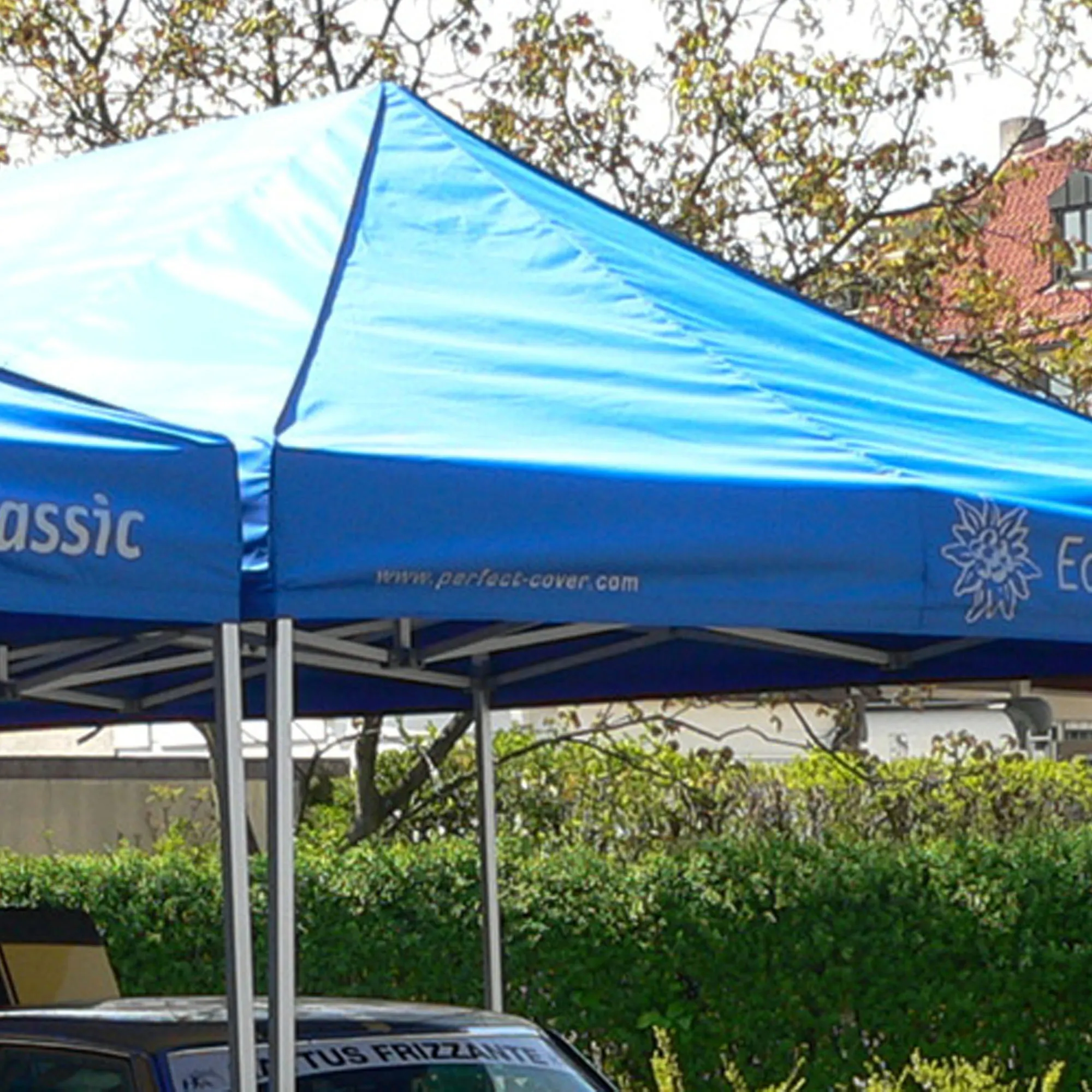 Gazebo pieghevole con tetto stabile per eventi all'aperto