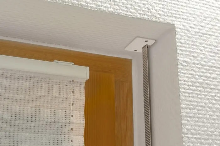 am Fenstersturz montiert