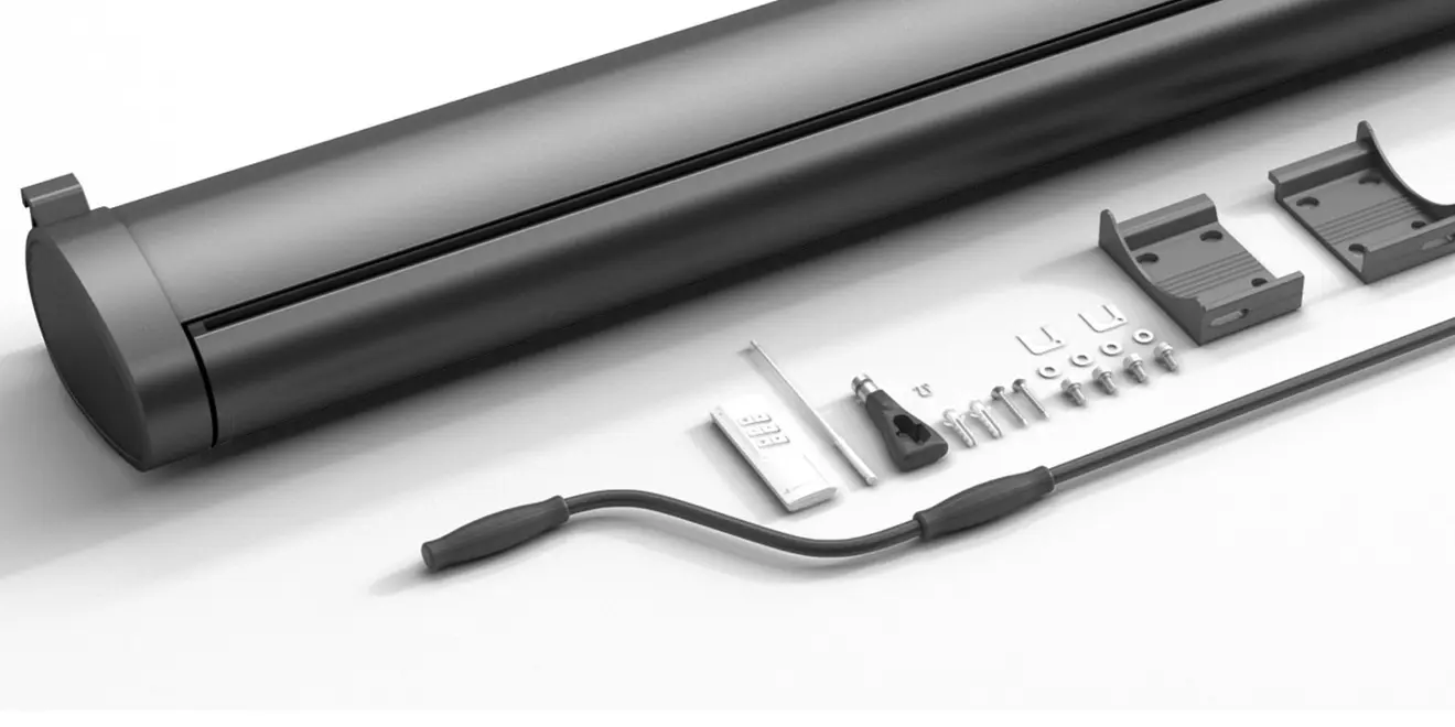 Markisenkasten mit Zubehörteilen und Kurbel in sortierter Anordnung