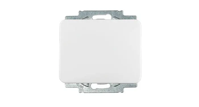 Quadratische Abdeckplatte mit Metallrahmen für elektrische Installationen