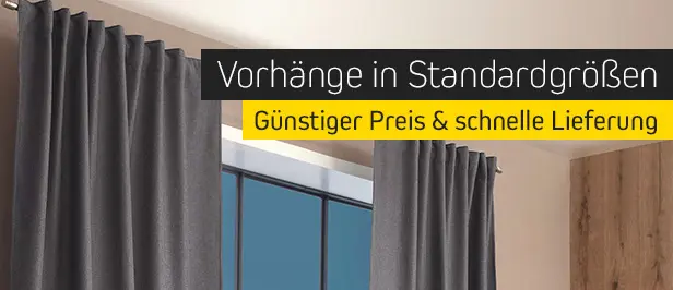 Vorhänge vor einem Fenster, Text: "Vorhänge in Standardgrößen, günstiger Preis & schnelle Lieferung"