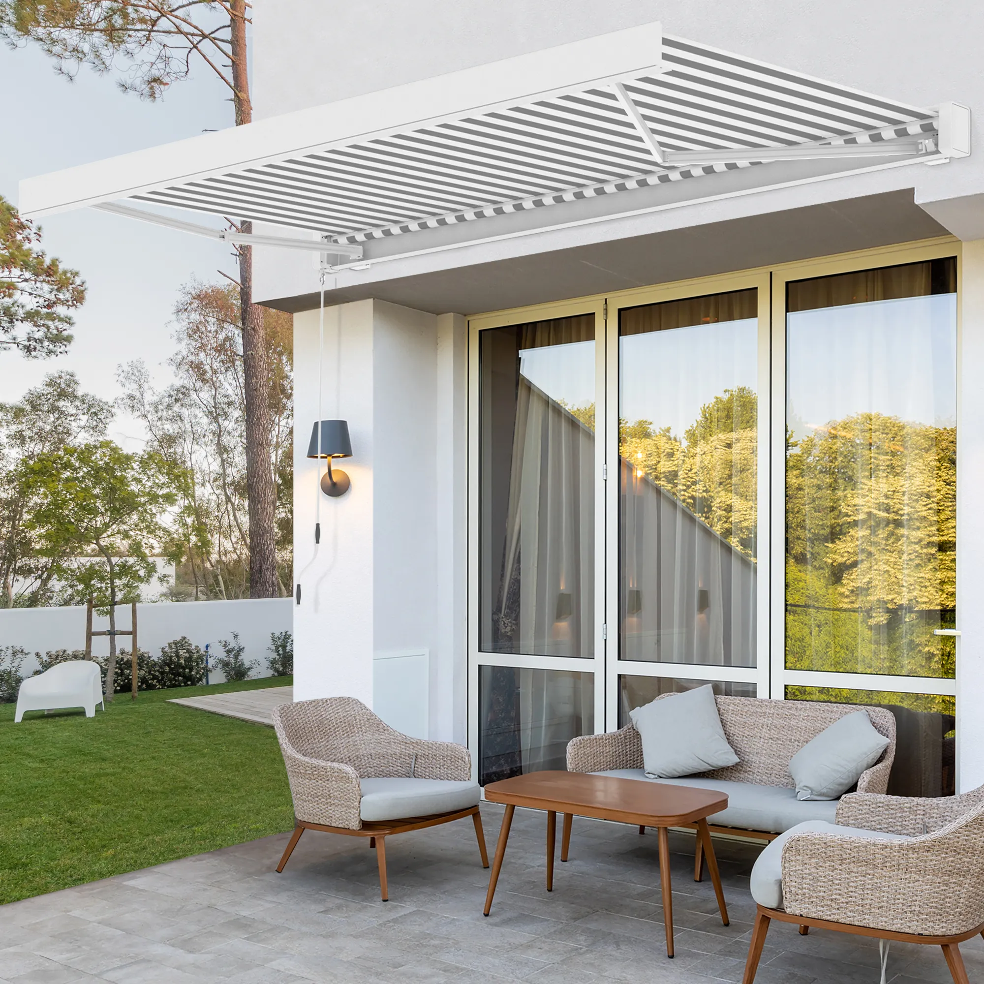 Kassettenmarkise Quadris LED | 3,45 x 3 m, weiß, Stoff: grau-weiß, Blockstreifen