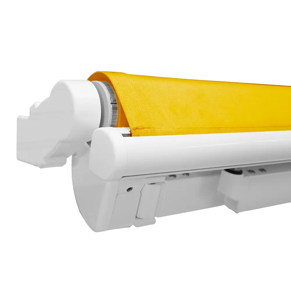 Offene Gelenkarmmarkise, teilweise eingerollt, zeigt Mechanismus und Stoffrolle