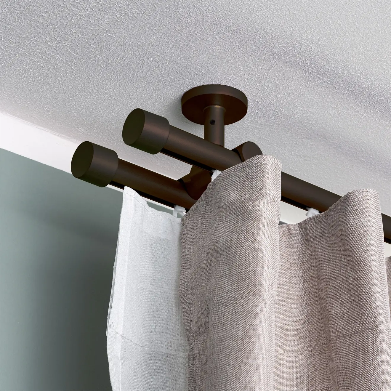 Deckenhalter für Gardinenstange mit Innenlauf, montiert an der Decke, mit Gardinen befestigt