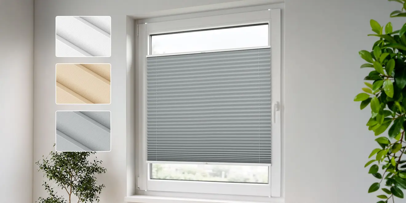Fenster mit geschlossenem Plissee und Stoffmustern zur Farbauswahl