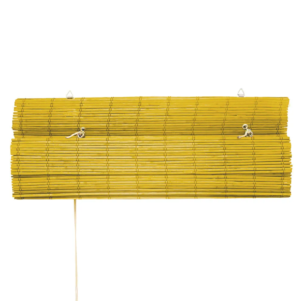 Tenda a rullo in bambù con meccanismo di trazione per regolare la luce e la privacy