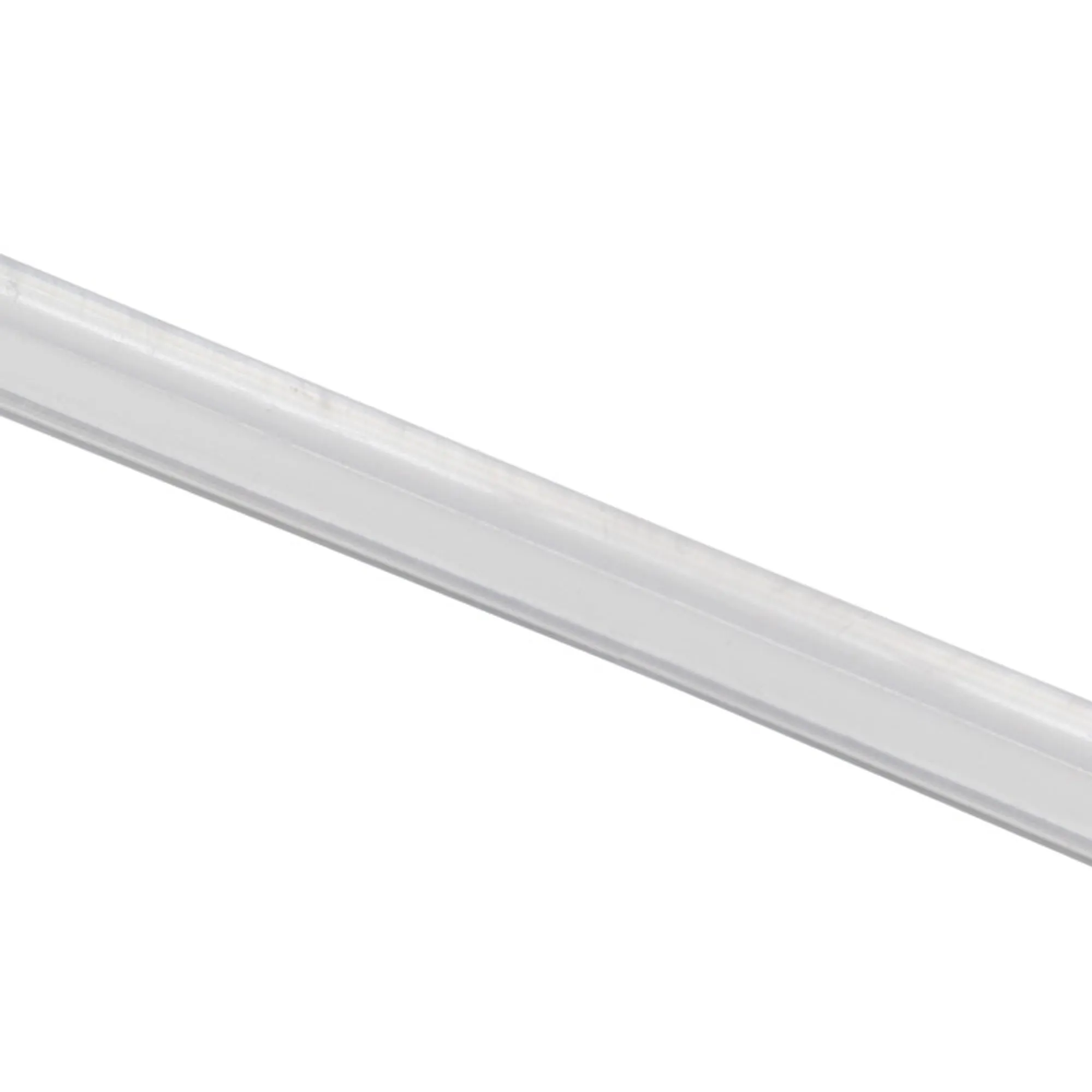 Oggetto lungo e stretto con superficie liscia, potrebbe essere un bastone o un tubo