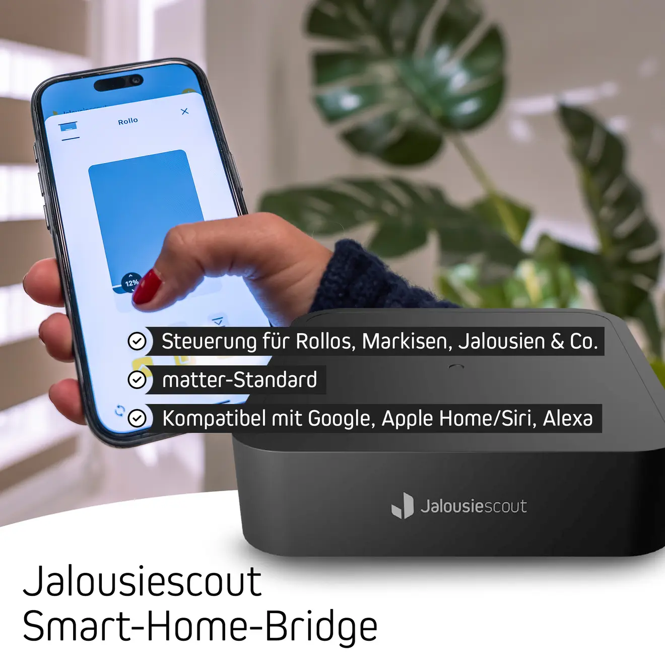 Smart-Home-Bridge und Smartphone zur Steuerung von Rollos und Jalousien